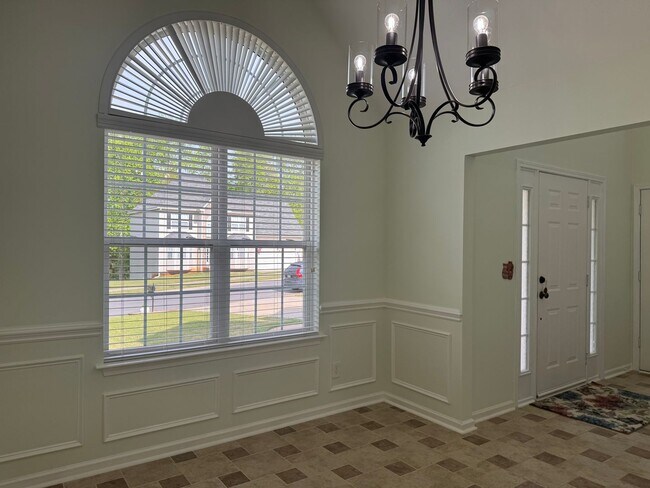 Building Photo - Four Bedroom Home in Curtis Pond