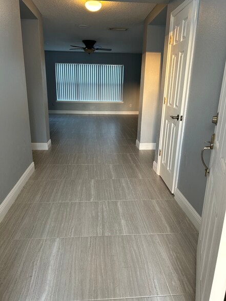 Building Photo - 2154 W Firwood Dr