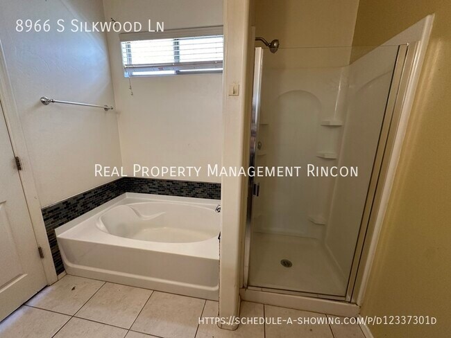 Building Photo - FRESH AND READY!! VAIL SCHOOLS TOO!!3 bed/...