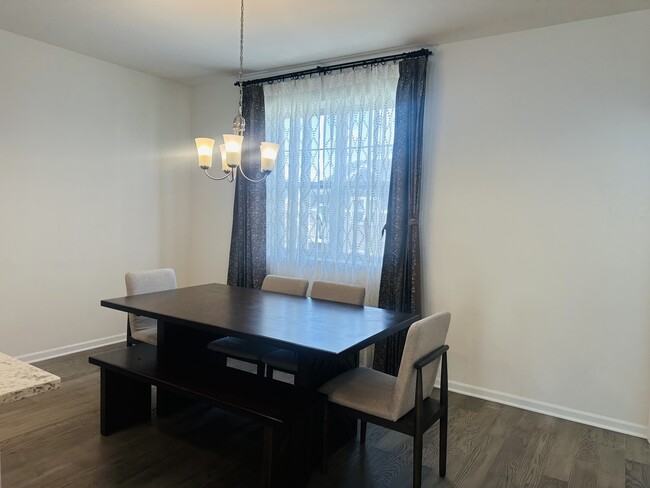 Building Photo - 4165 Chelsea Mnr Cir