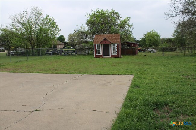 Building Photo - 2226 University Dr