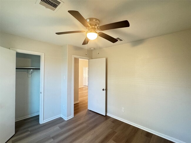 Building Photo - 7906 Emerald Oak Dr