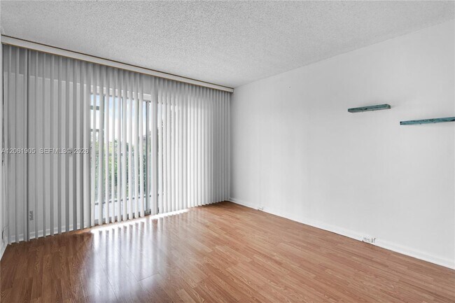 Building Photo - 300 SW 134th Way