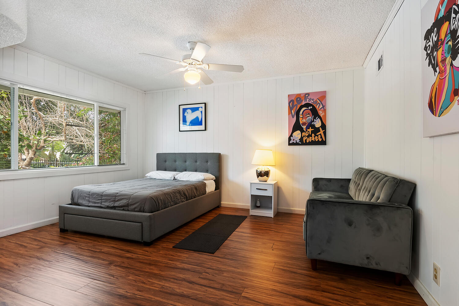 Building Photo - 6716 Ventura Canyon Ave