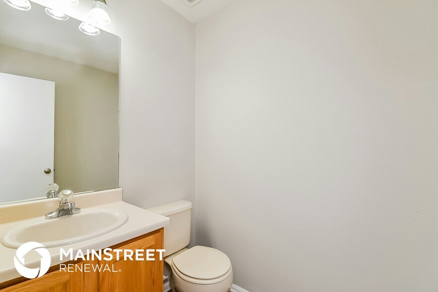 Building Photo - 5960 Christa Ct