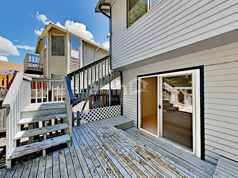 Building Photo - 2078 SE 8th Dr