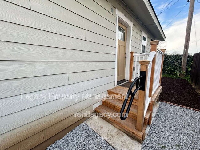 Building Photo - 10753 Oakton Way