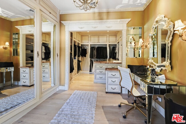 Building Photo - 23255 Mariposa De Oro St