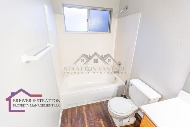 Building Photo - 1431 E Encinas Ave