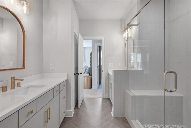 Building Photo - 2143 Burnside Dr NW