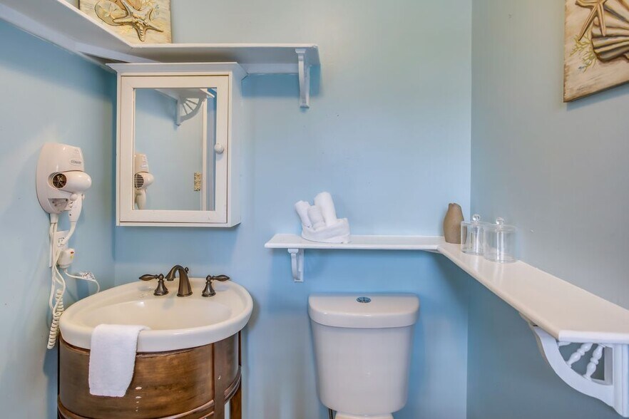 Building Photo - 1087 Burcale Rd