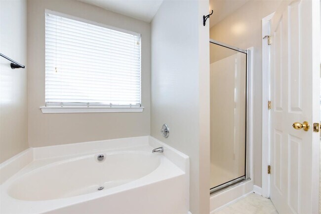 Building Photo - 4811 Sunburst Ln