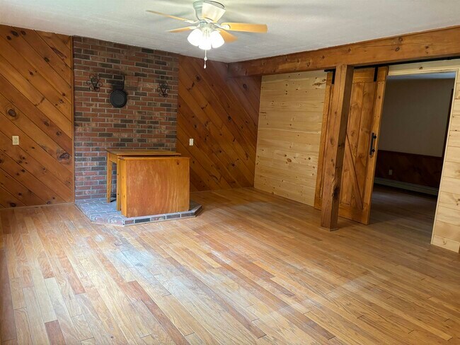 Building Photo - 147 Mansion Rd