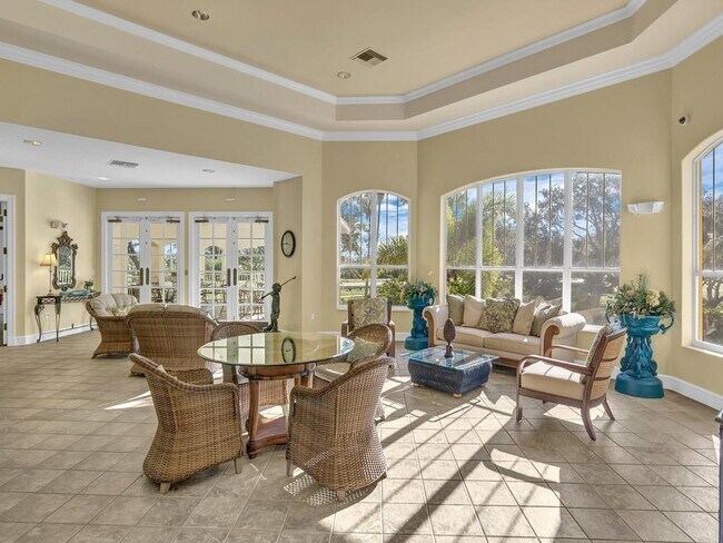 Building Photo - 5095 Fairways Cir