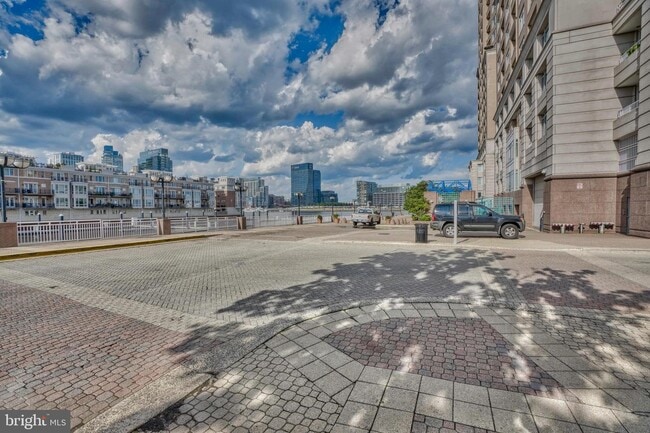 Building Photo - 100 Harborview Dr