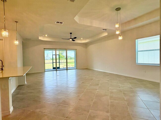 Building Photo - Brand New Luxury Rental in Wellen Park – Never Lived In!