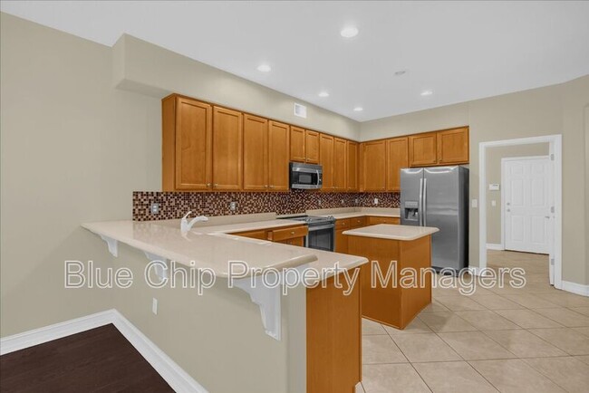 Building Photo - 5864 Lake Melrose Dr