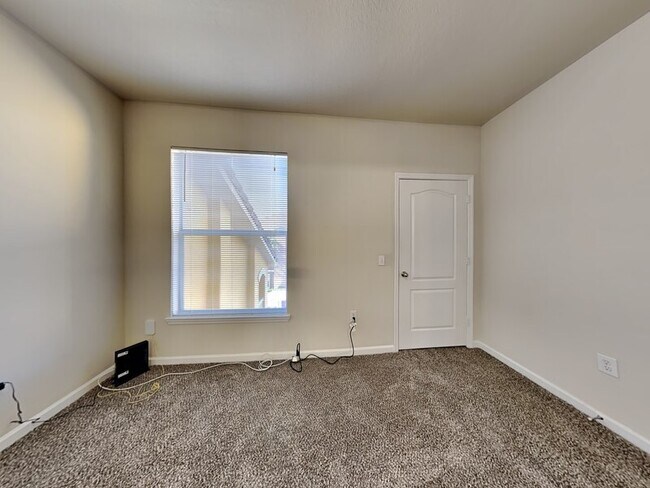 Building Photo - 8848 Villa View Cir