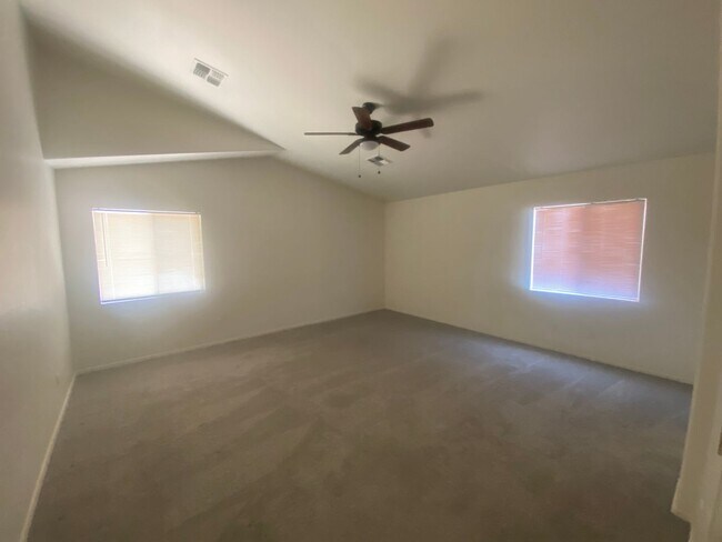Building Photo - Corner Lot