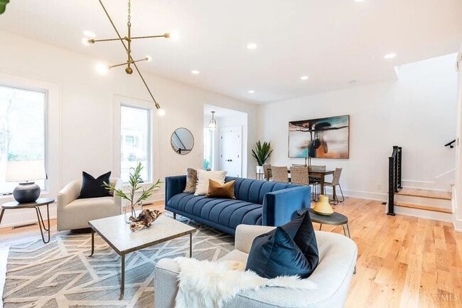 Building Photo - 1325 Knowlton St