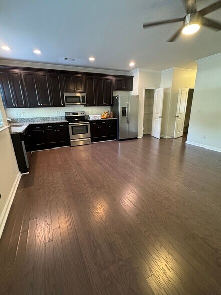 Building Photo - 2042 Bolton Rd NW