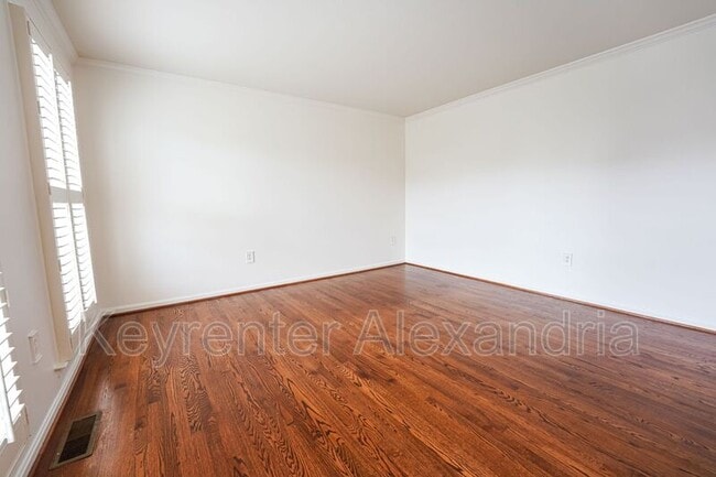 Building Photo - 20 Boulder Dr