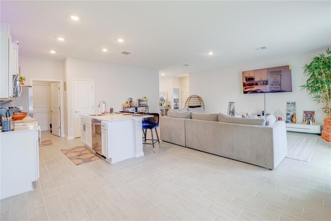 Building Photo - 7439 SW 130th Ln