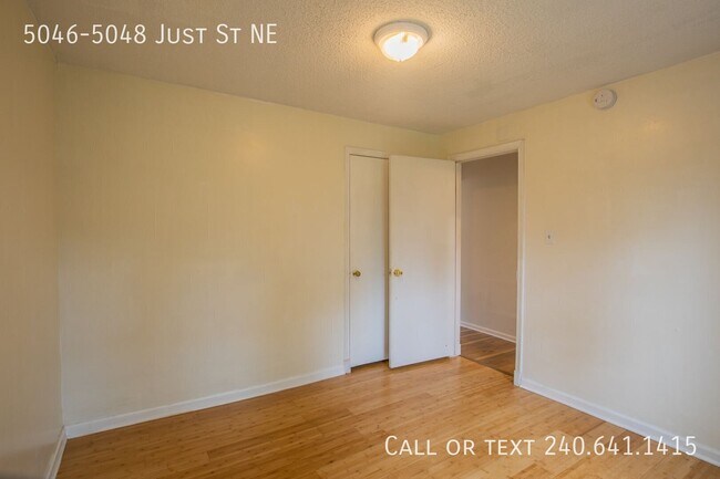 Building Photo - 5046-5048 Just St NE-