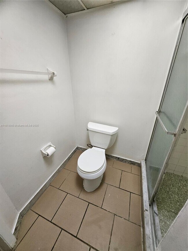 Building Photo - 7820 S Colony Cir