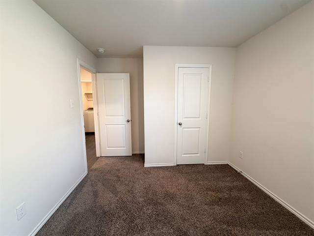 Building Photo - 264 Thoroughbred St