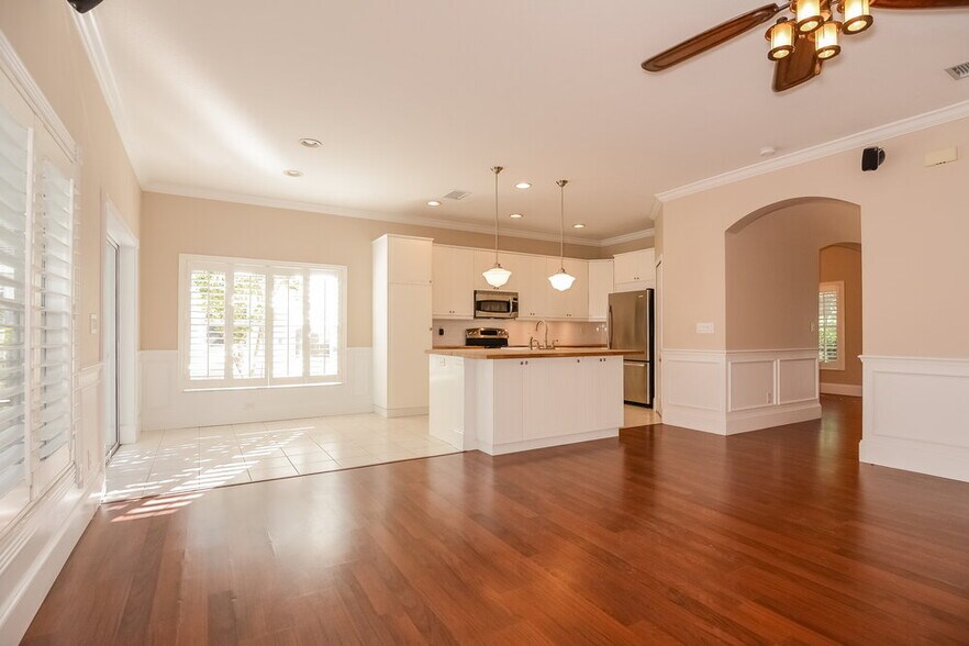 Building Photo - 18863 Maisons Dr