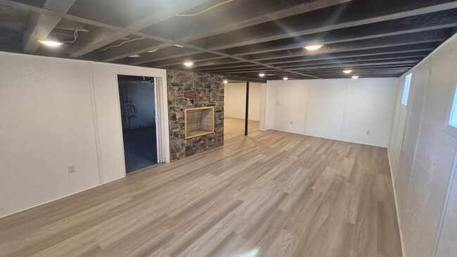 Building Photo - 3417 Jewett Ave