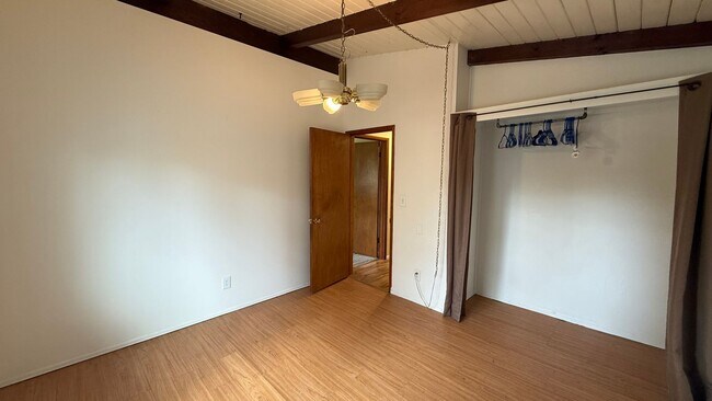 Building Photo - Charming 3-Bed 2bath Single-Level Home in ...