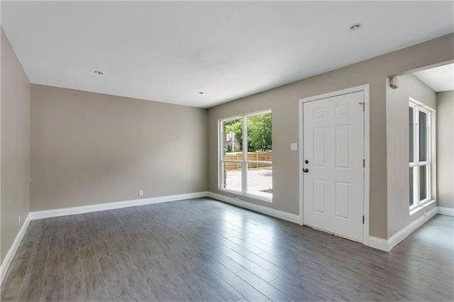 Building Photo - 2706 Mulford Cove