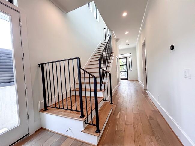 Building Photo - 1735a Moritz Dr