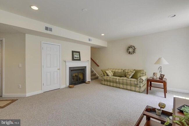 Building Photo - 6087 Piney Woods Ct