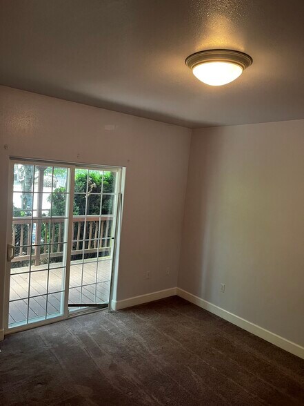 Building Photo - 2909 SE 118th Ave
