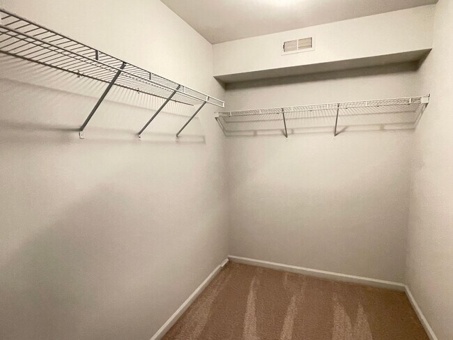Building Photo - 54274 E Annsbury Cir