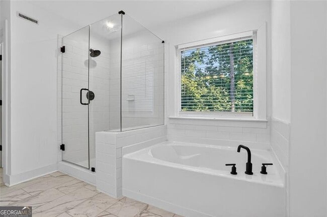 Building Photo - 608 Avondale Pk Cir