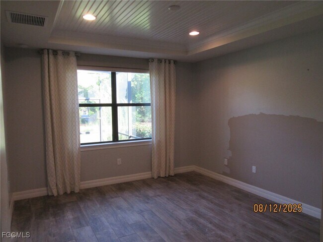 Building Photo - 14589 Laguna Dr