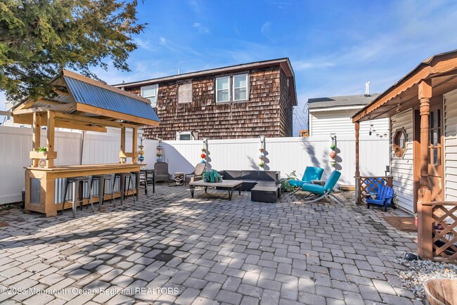 Building Photo - 208 Carteret Ave