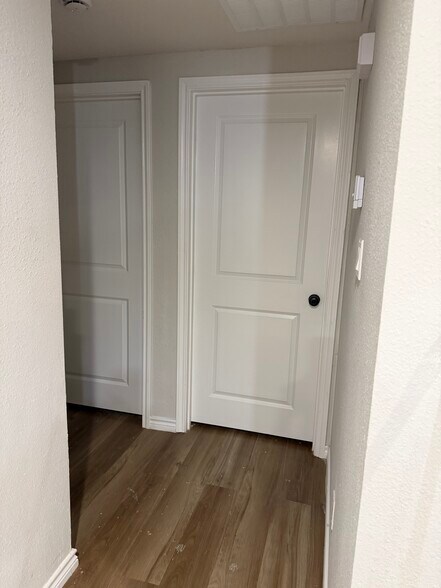 Building Photo - 2006 Cates St