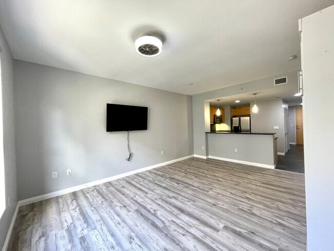 Building Photo - Amazing Studio 2 blocks from Petco Park w/...