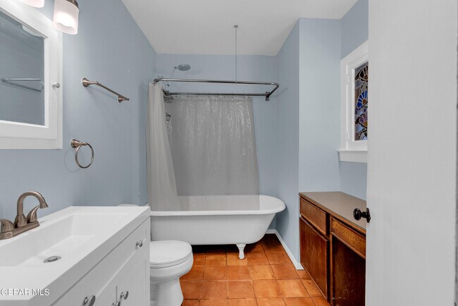 Building Photo - 923 McKelligon Dr