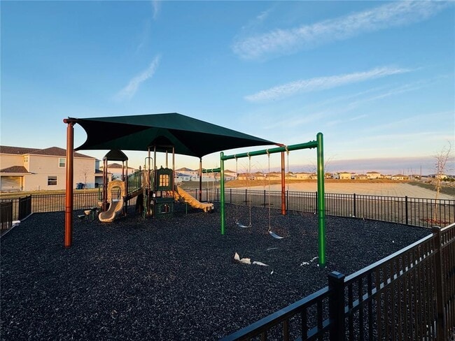 Building Photo - 2652 Buttercup Ave
