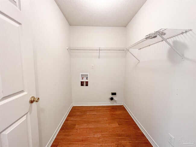 Building Photo - 1297 Middlebrook Dr