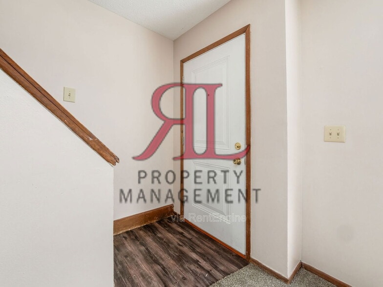 Building Photo - 5524 Kenneylane Blvd