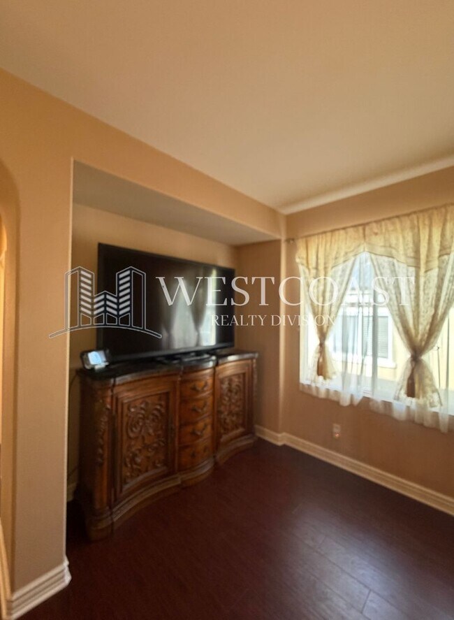 Building Photo - Spacious 5-Bedroom Luxury Home with 5.25 Baths in Temecula – Over 4,300 Sq Ft