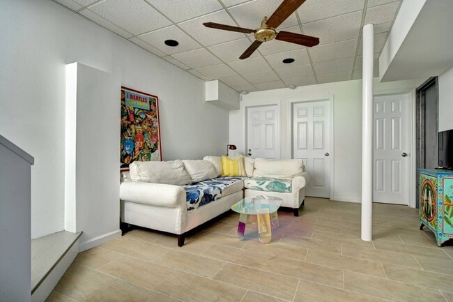 Building Photo - 323 Marine Blvd