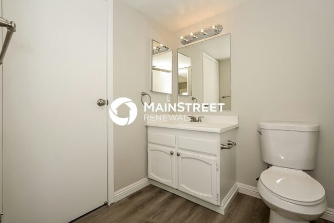 Building Photo - 3 Bedroom Pet-Friendly Home in LAS VEGAS, NV with Main Street Renewal